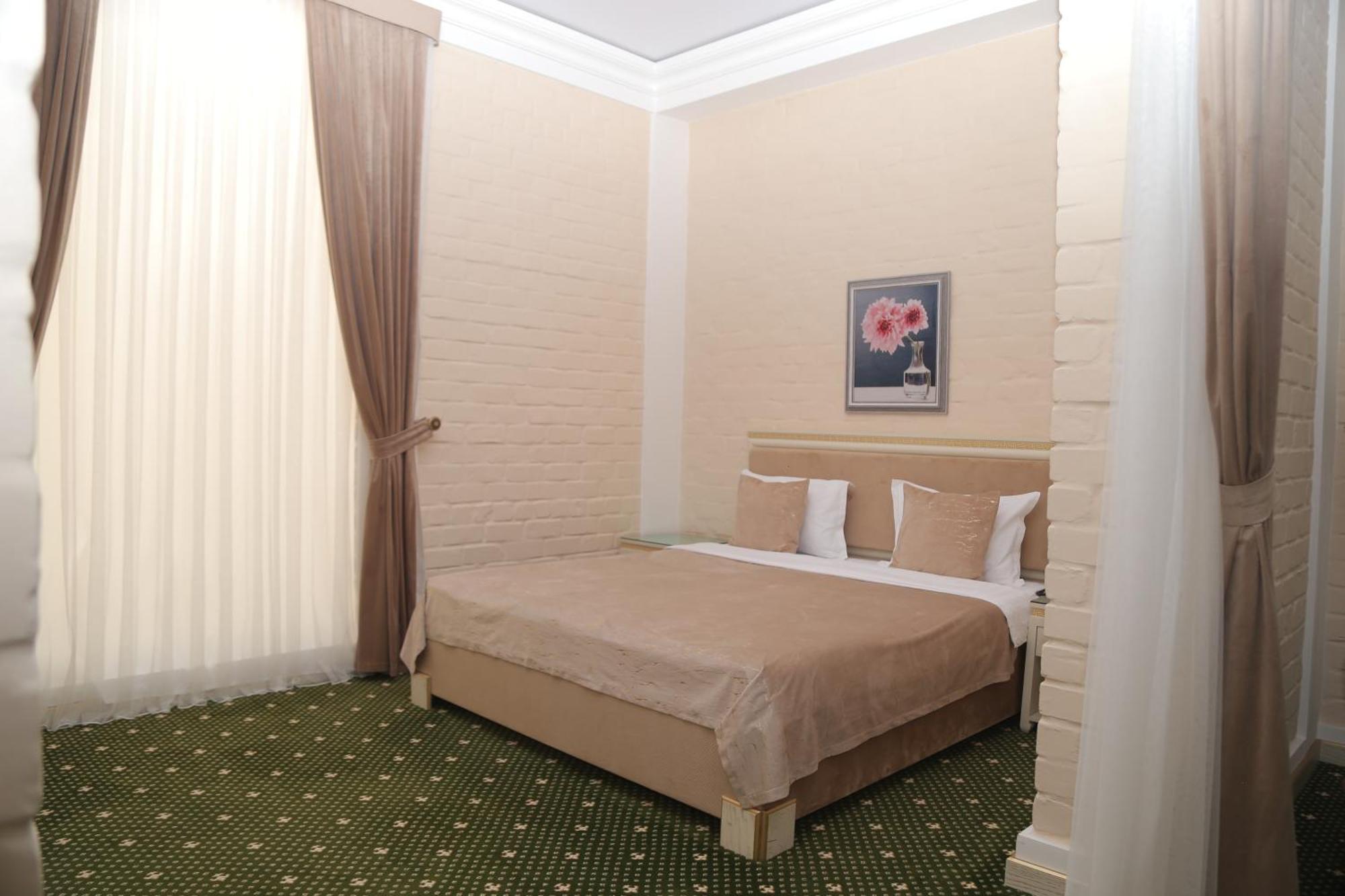 Bek Plus Hotel Takchilik Esterno foto