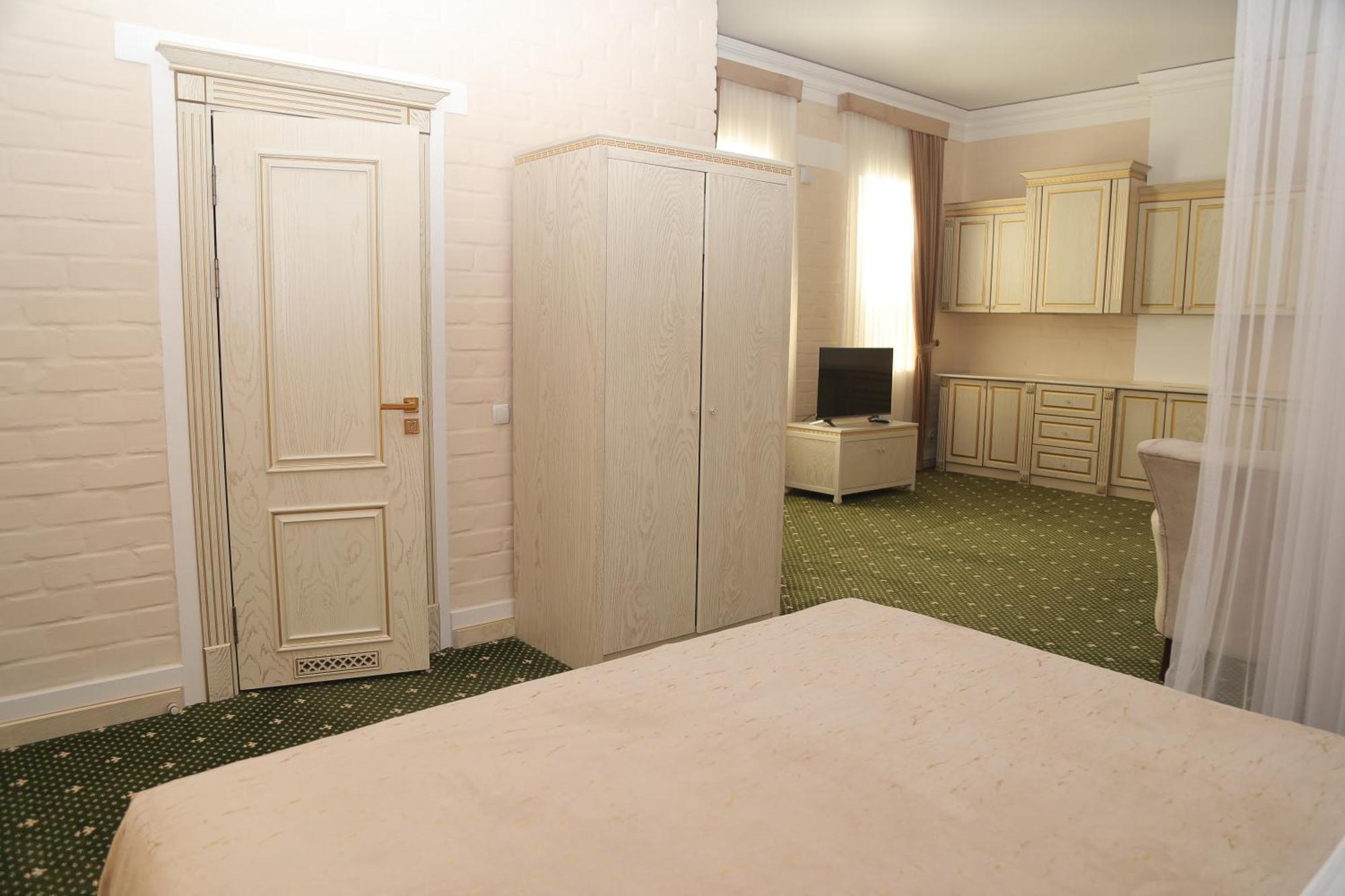 Bek Plus Hotel Takchilik Esterno foto