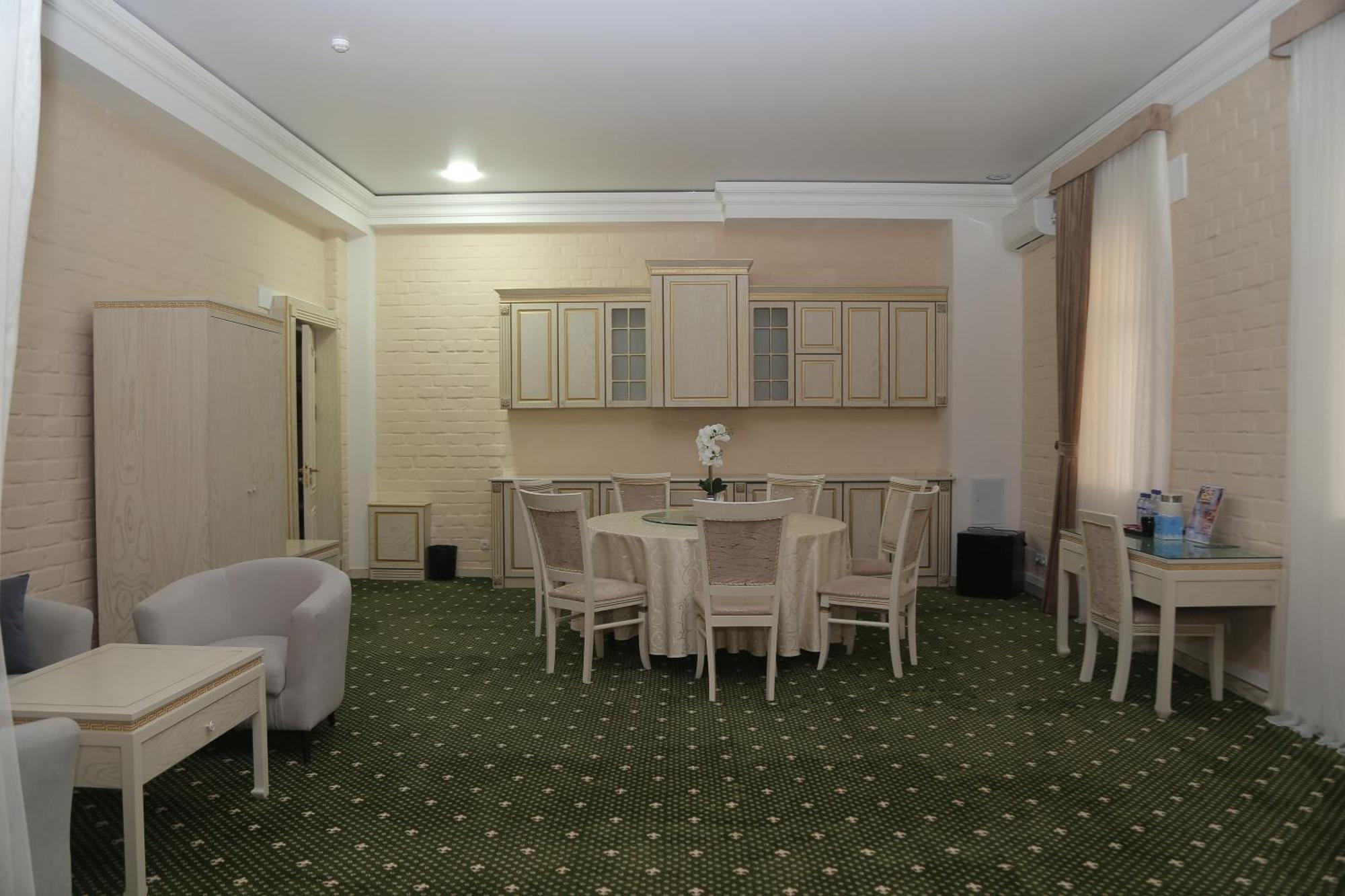 Bek Plus Hotel Takchilik Esterno foto
