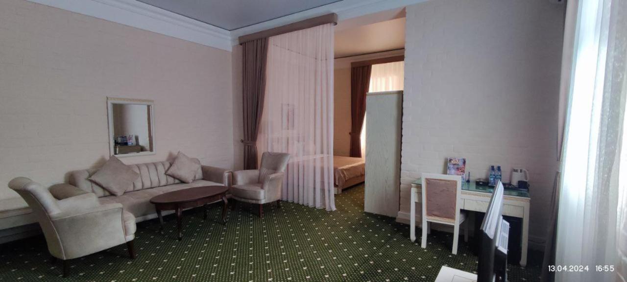 Bek Plus Hotel Takchilik Esterno foto